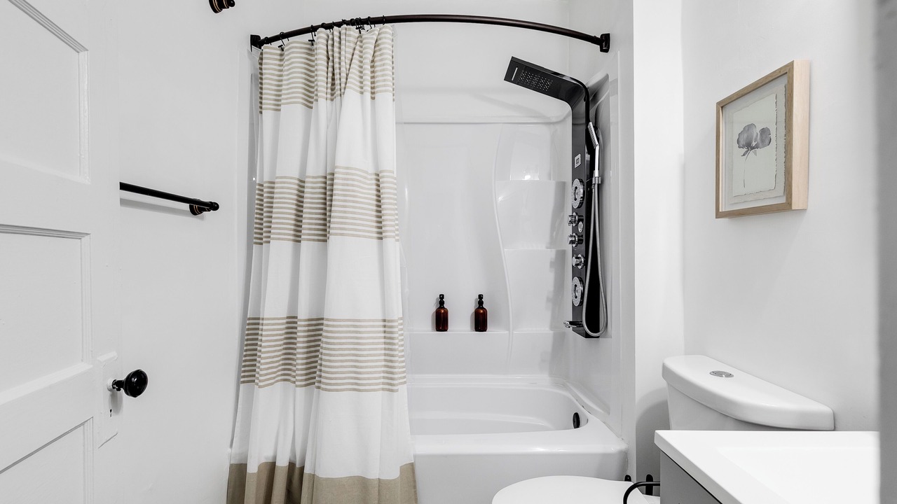 Photo of Bathroom in Mosby