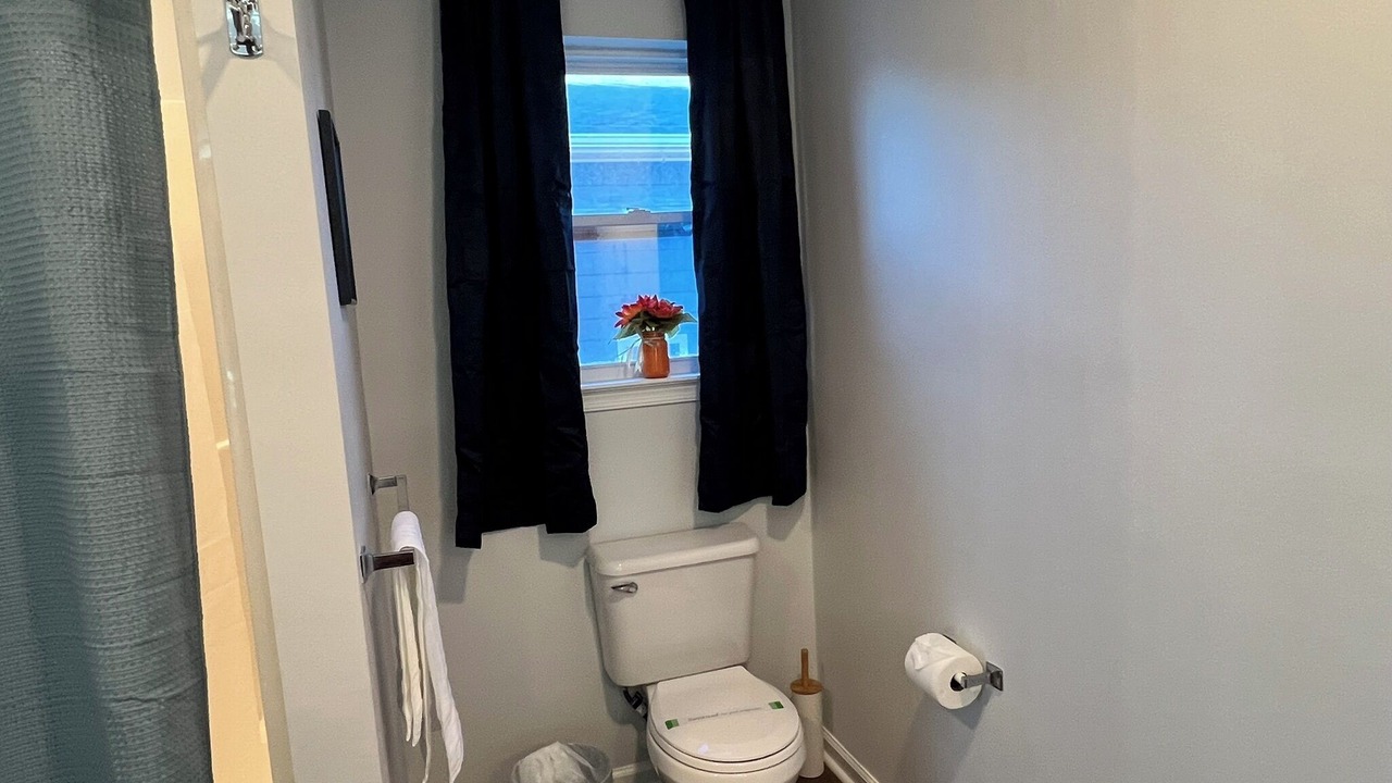 Photo of Bathroom in Willoughby Spit