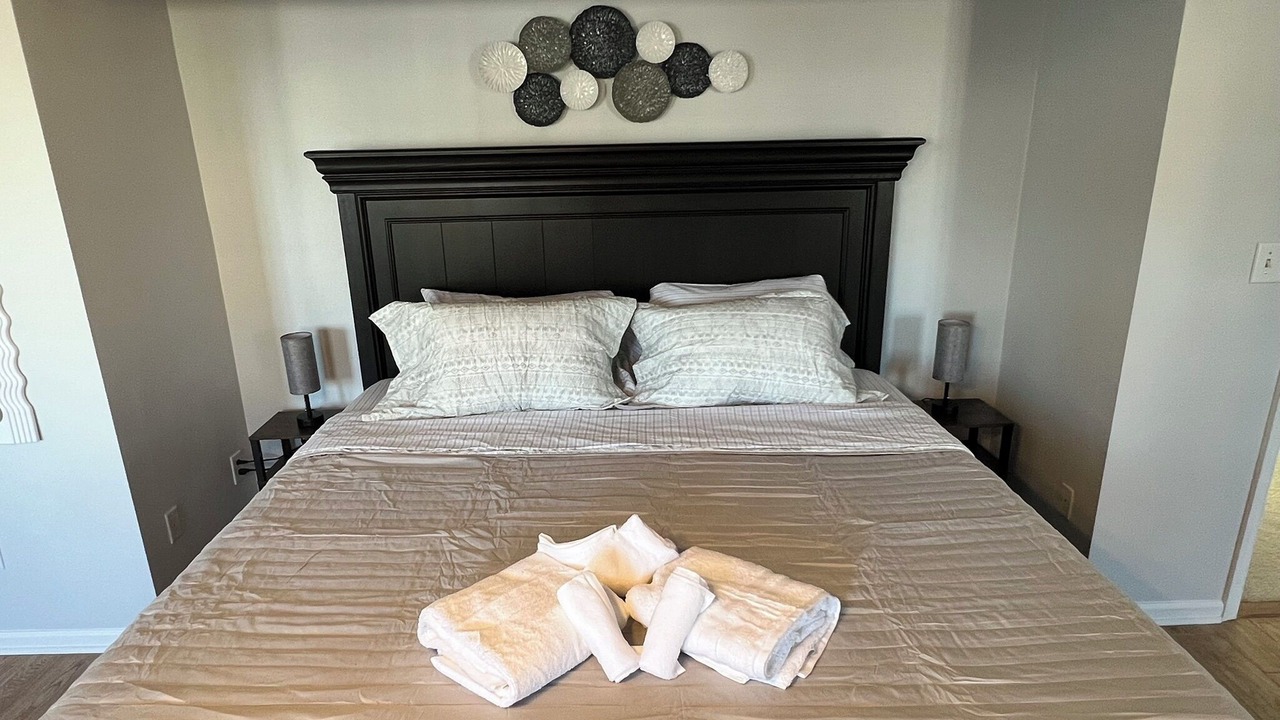 Photo of Bedroom in Willoughby Spit