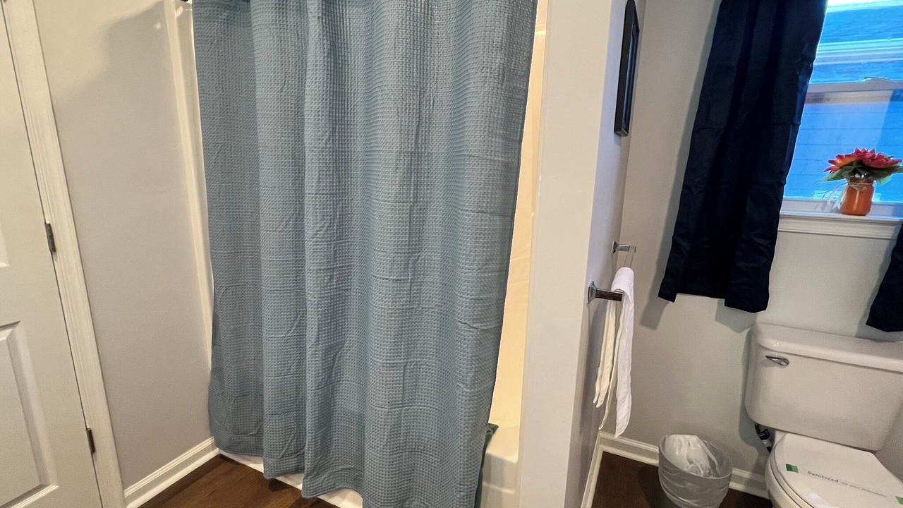 Photo of Bathroom in Willoughby Spit