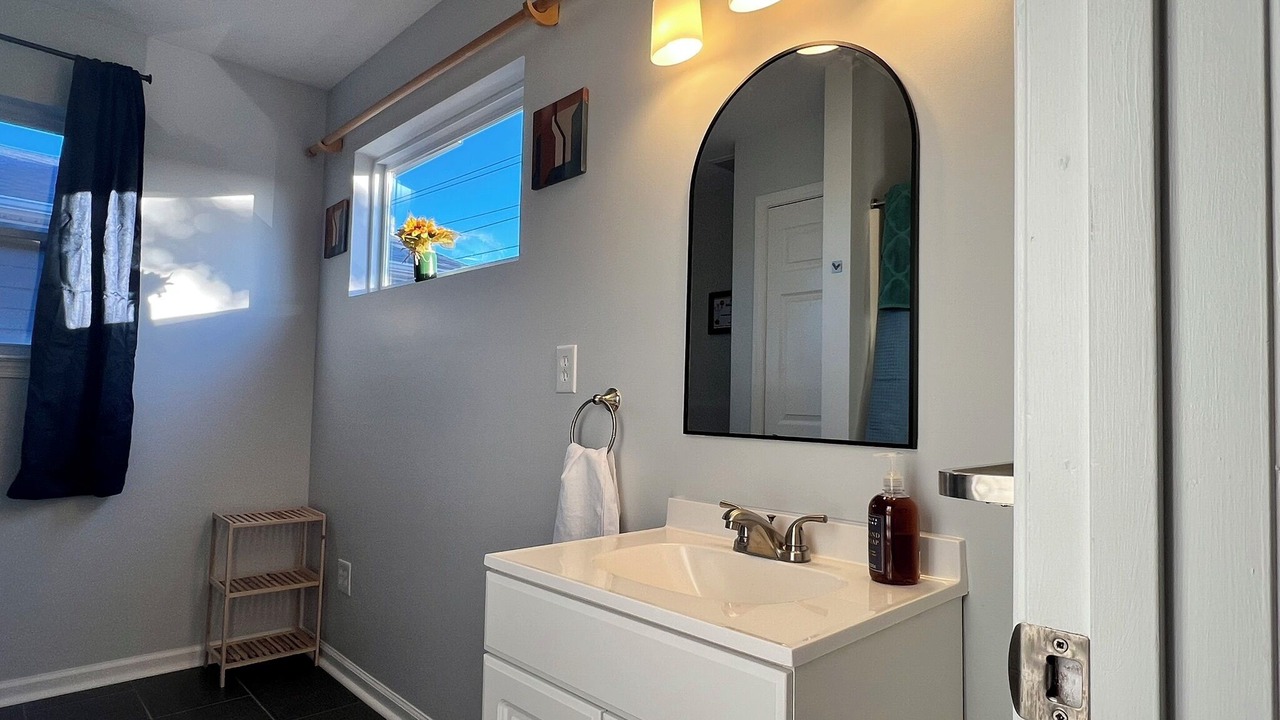 Photo of Bathroom in Willoughby Spit