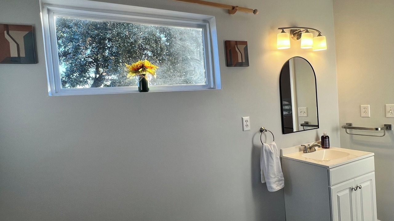 Photo of Bathroom in Willoughby Spit