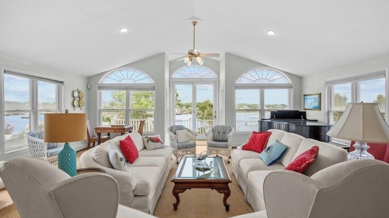 Photo of Livingroom in Chatham