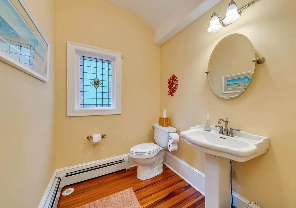 Photo of Bathroom in Admiral Estates