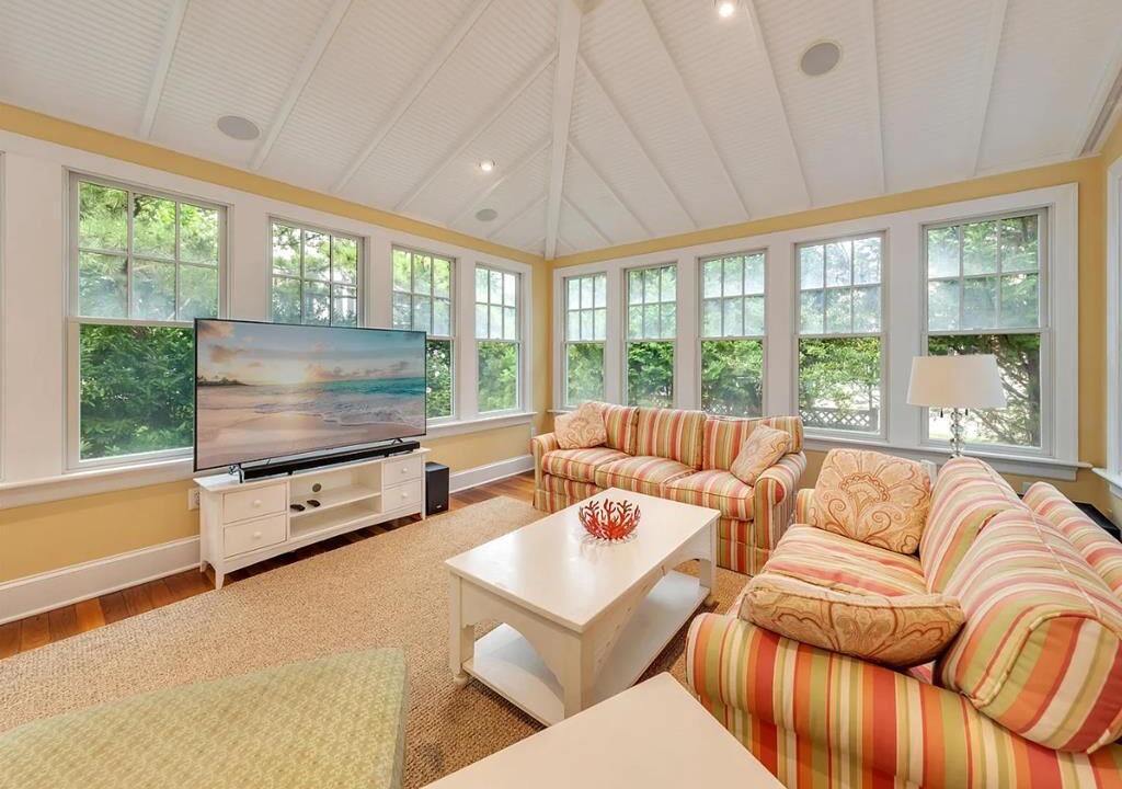 Photo of Livingroom in Admiral Estates