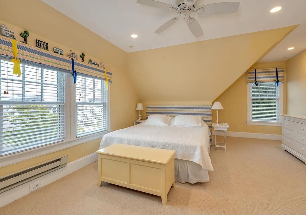Photo of Bedroom in Admiral Estates