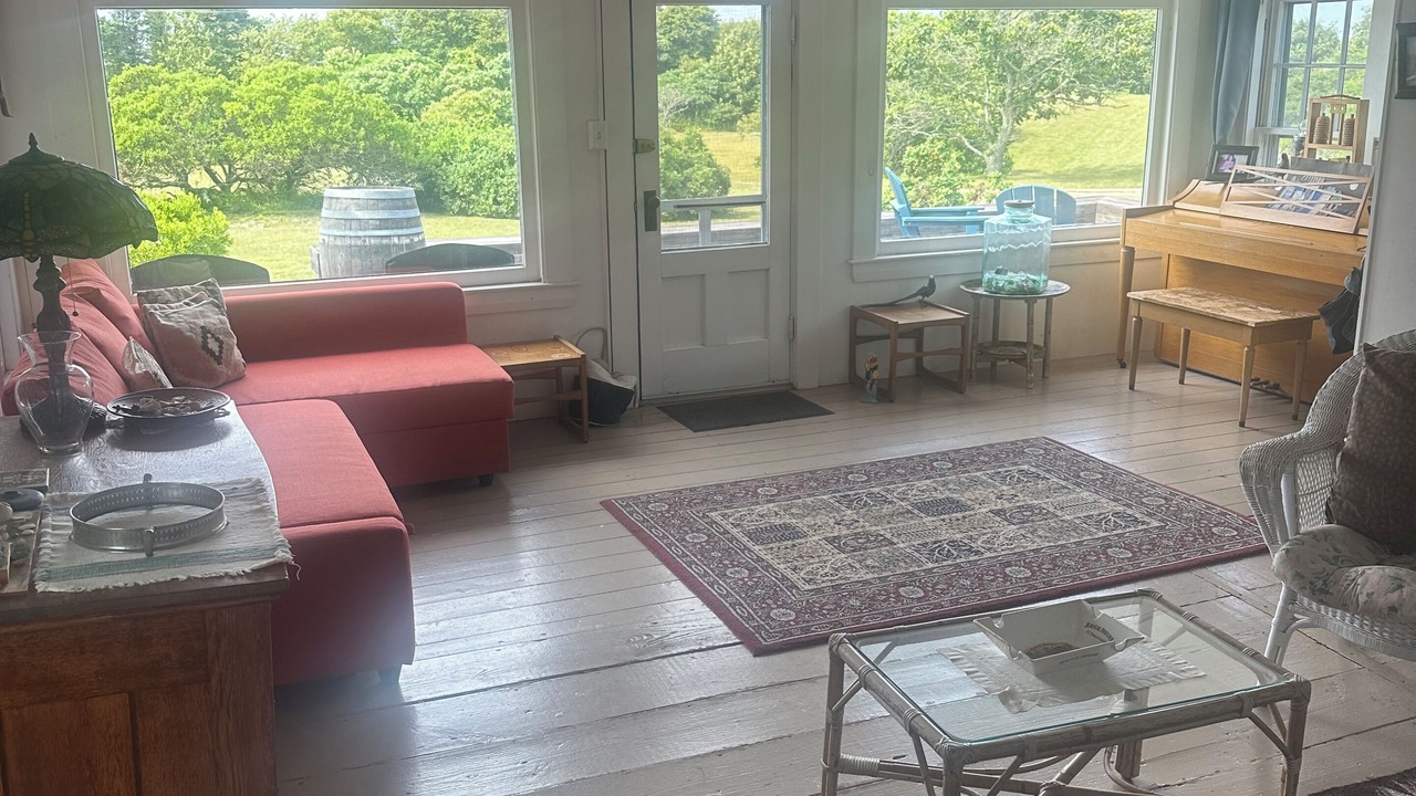 Photo of Livingroom in Aquinnah