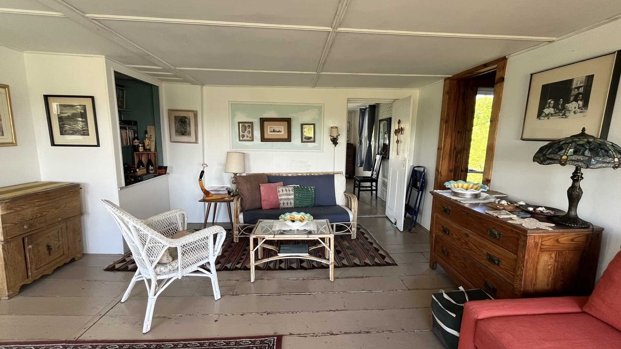 Photo of Livingroom in Aquinnah