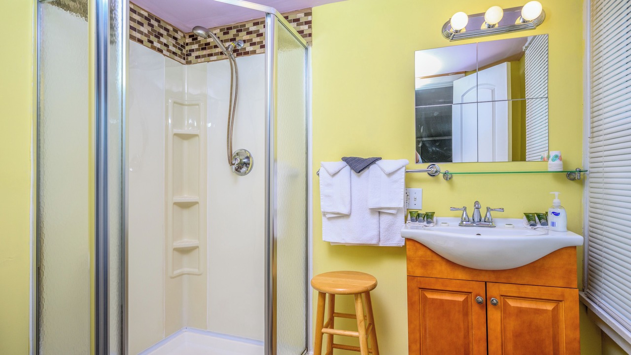 Photo of Bathroom in Maplecrest