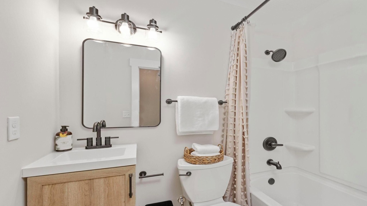 Photo of Bathroom in Mary Esther
