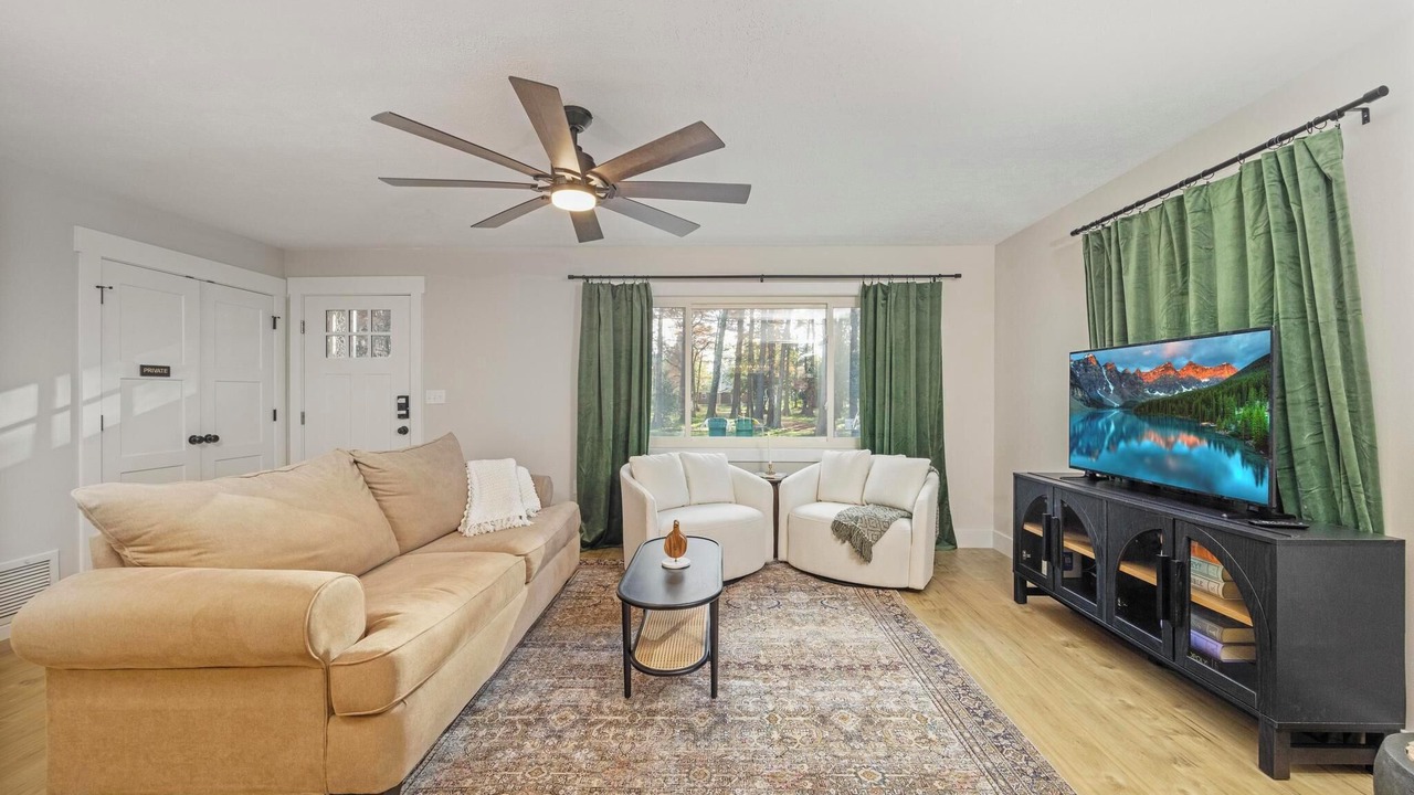 Photo of Livingroom in Mary Esther