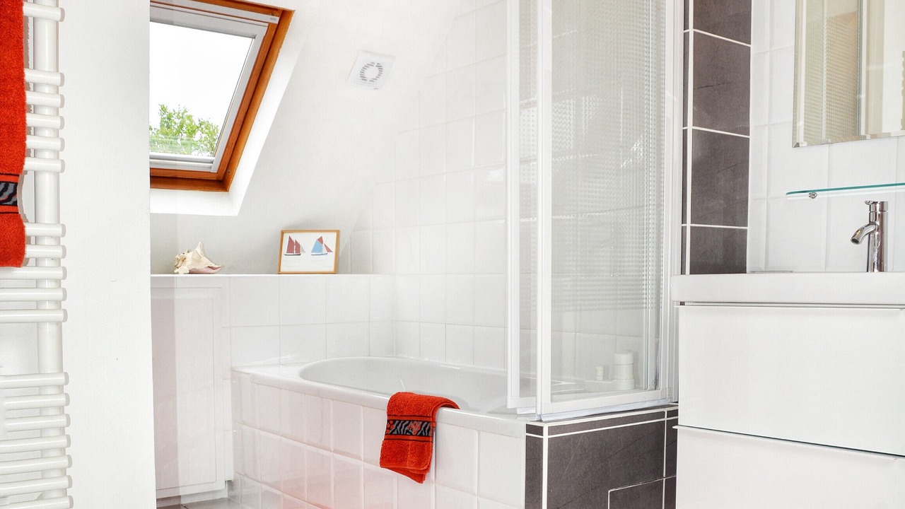 Photo of Bathroom in Pleubian