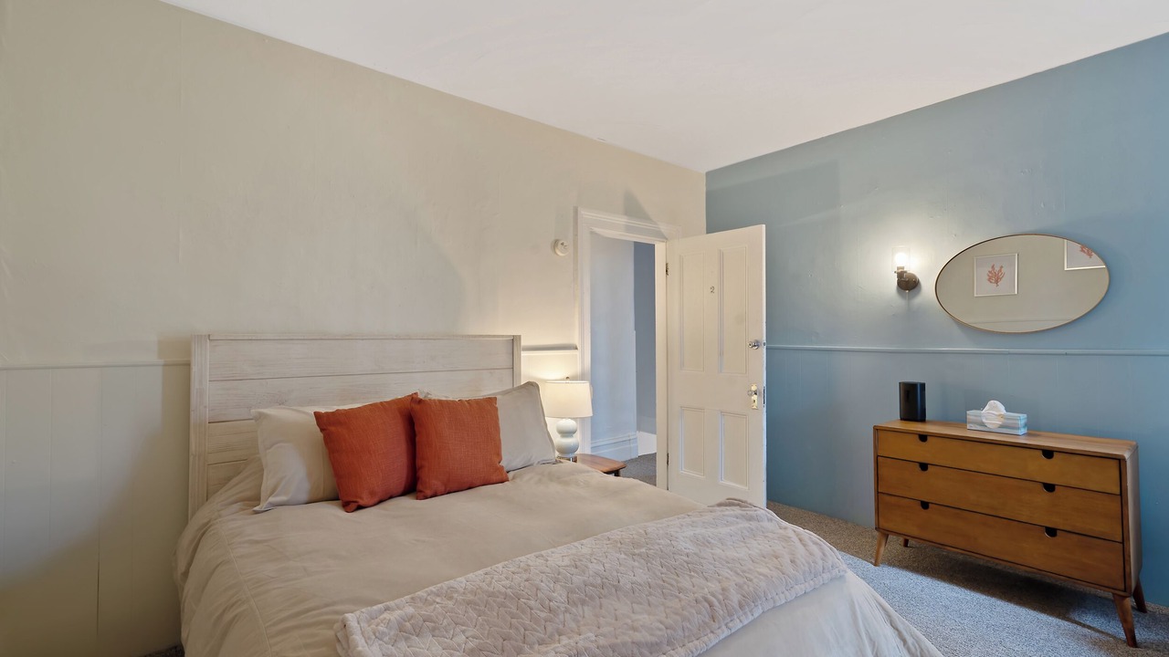 Photo of Bedroom in Oswego