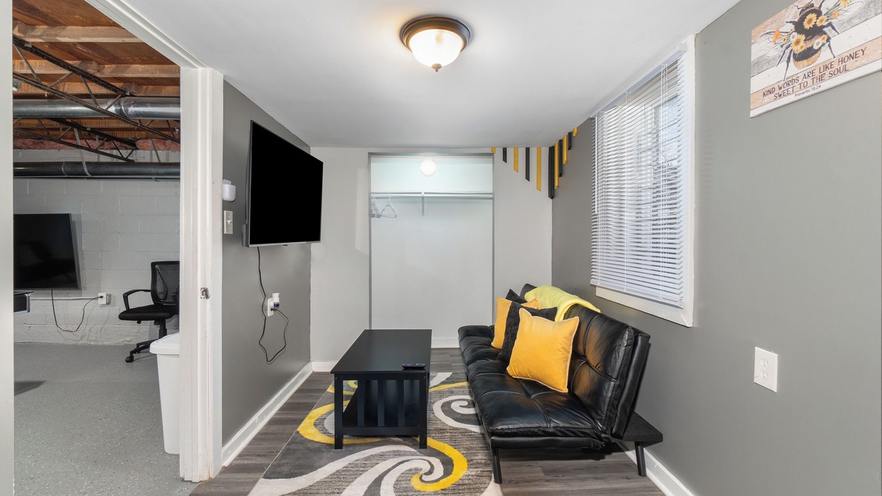 Photo of Livingroom in Gary