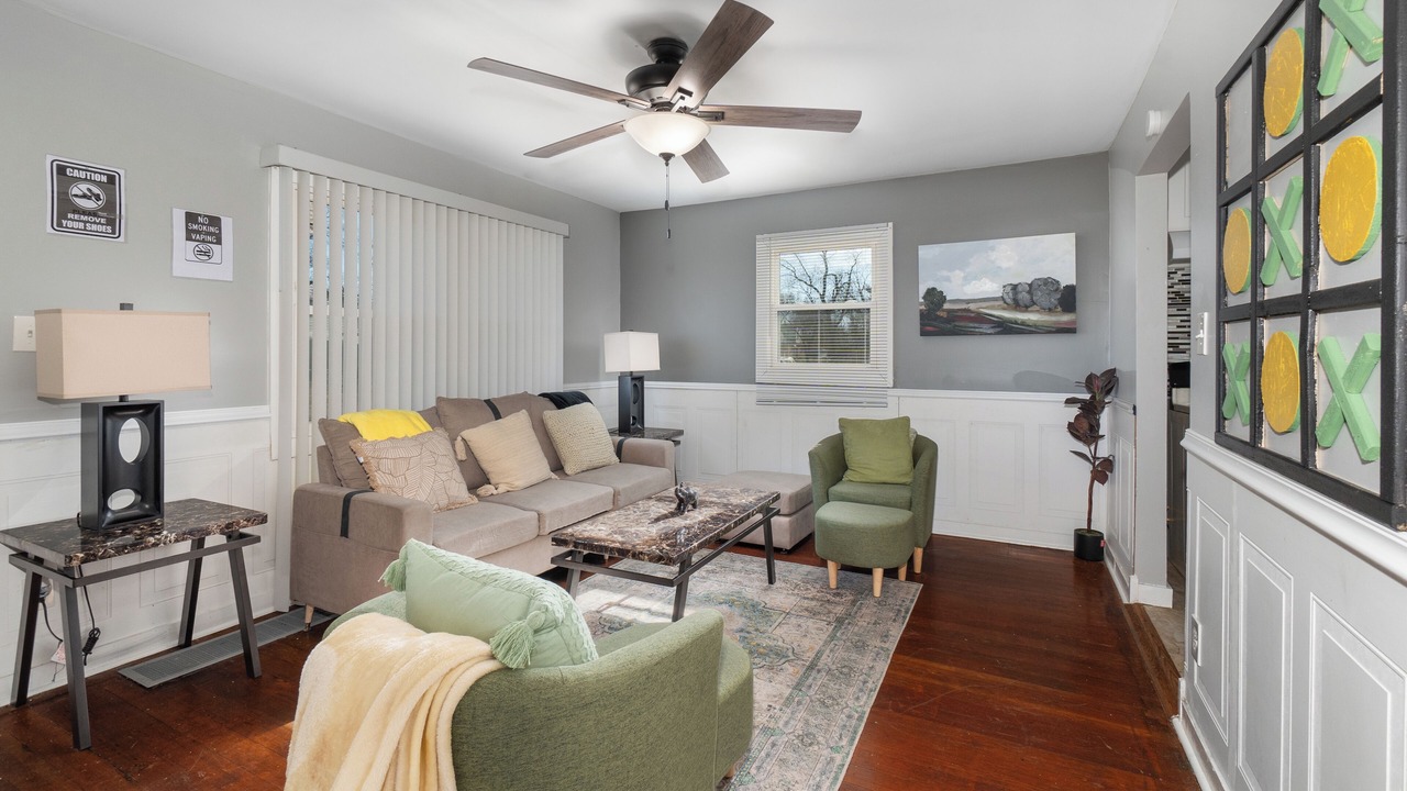 Photo of Livingroom in Gary