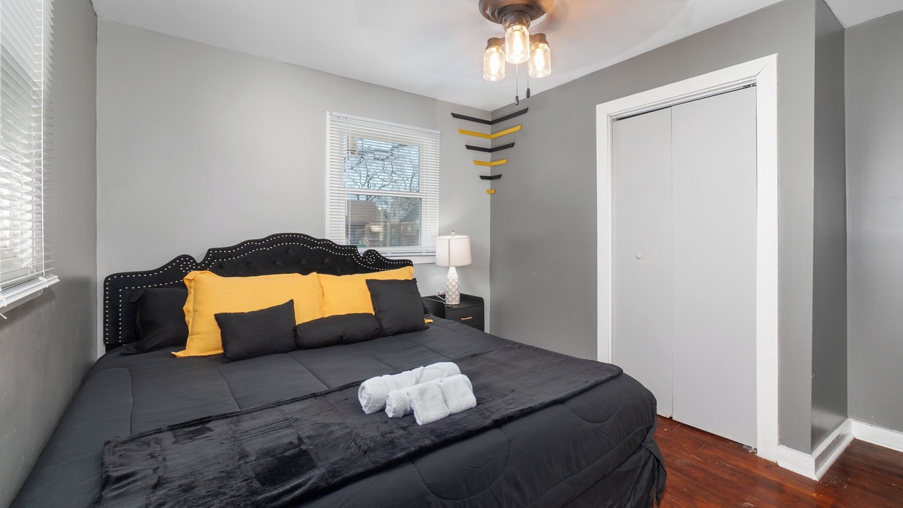 Photo of Bedroom in Gary