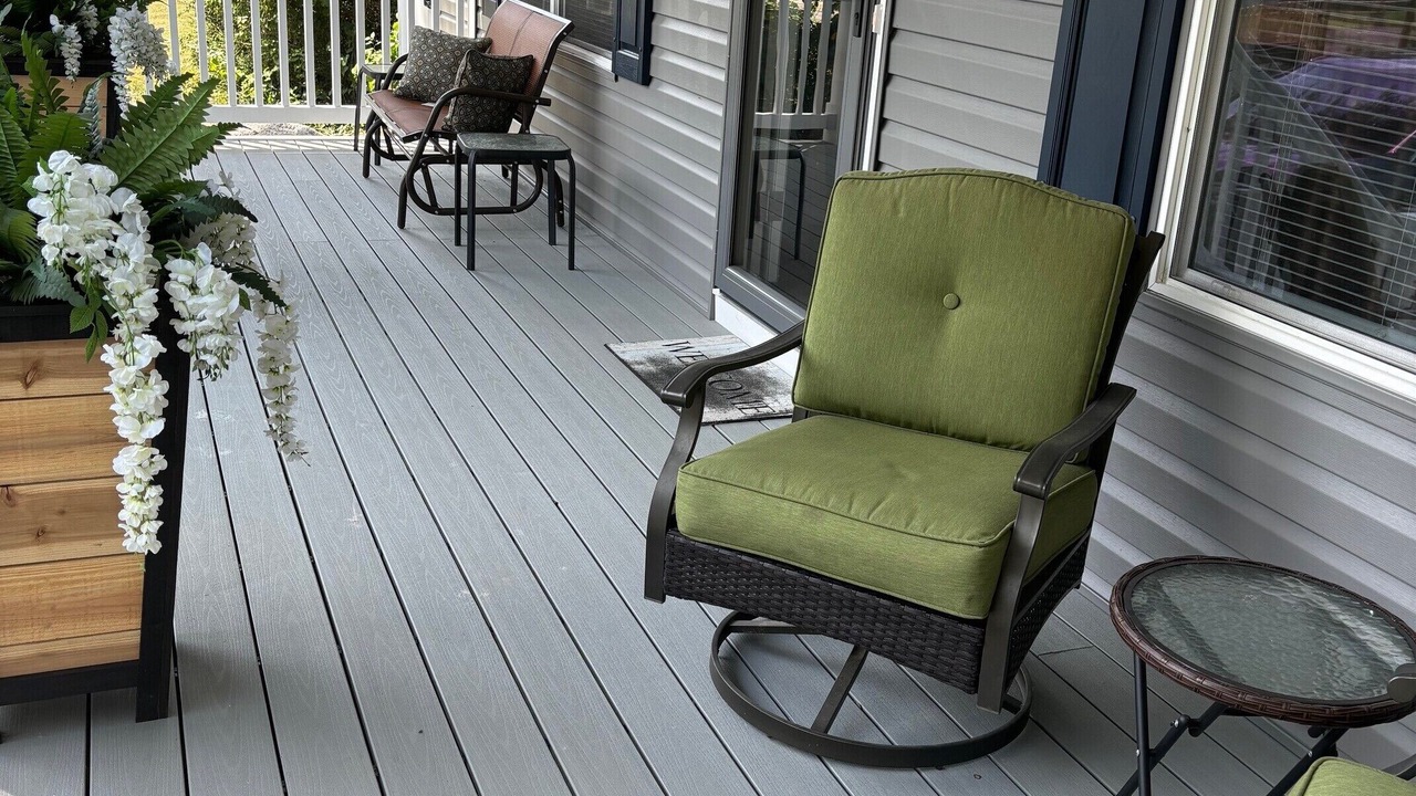 Photo of Patio Balcony in Issue