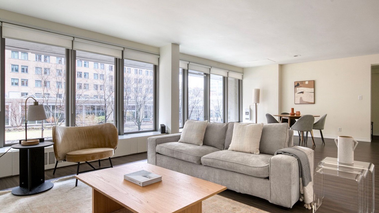 Photo of Livingroom in Back Bay East