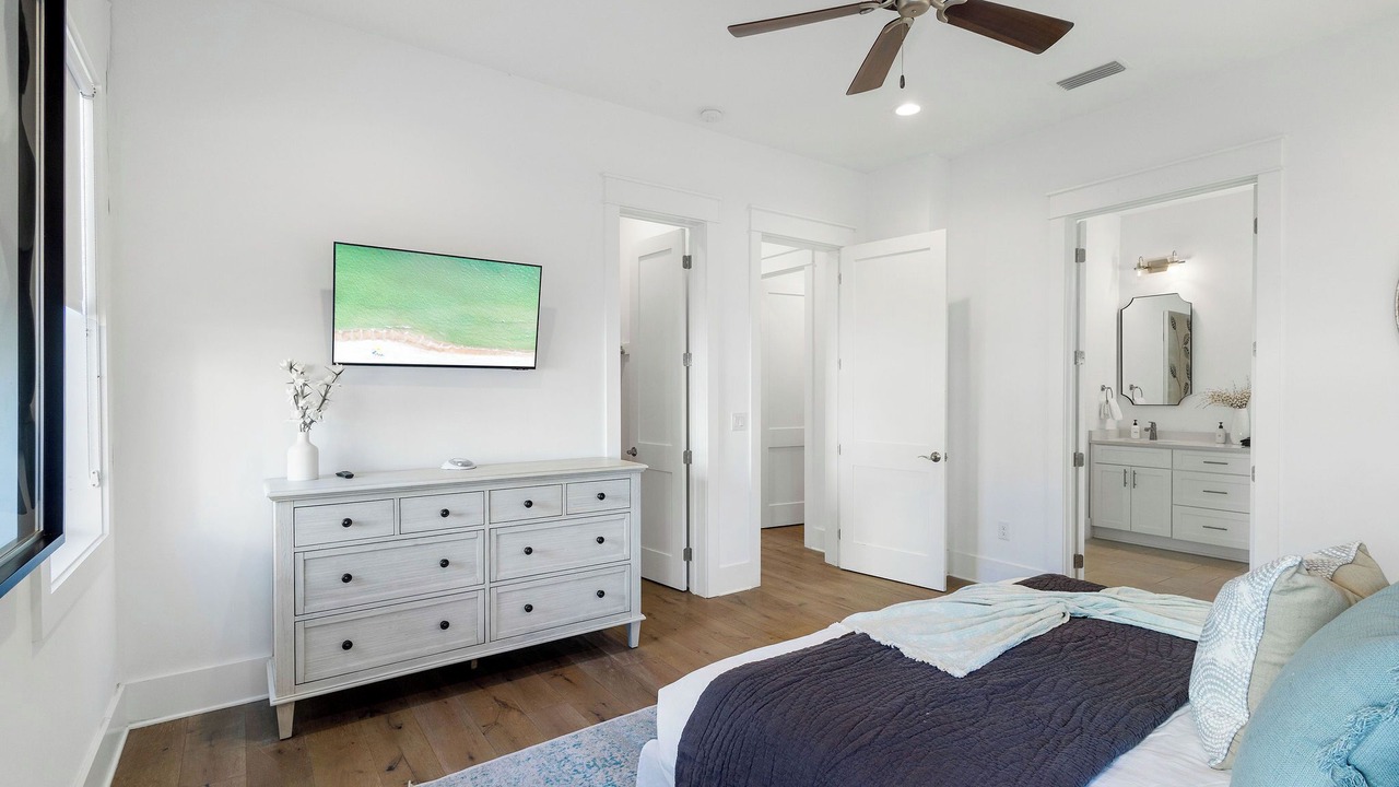 Photo of Bedroom in Gulf Place