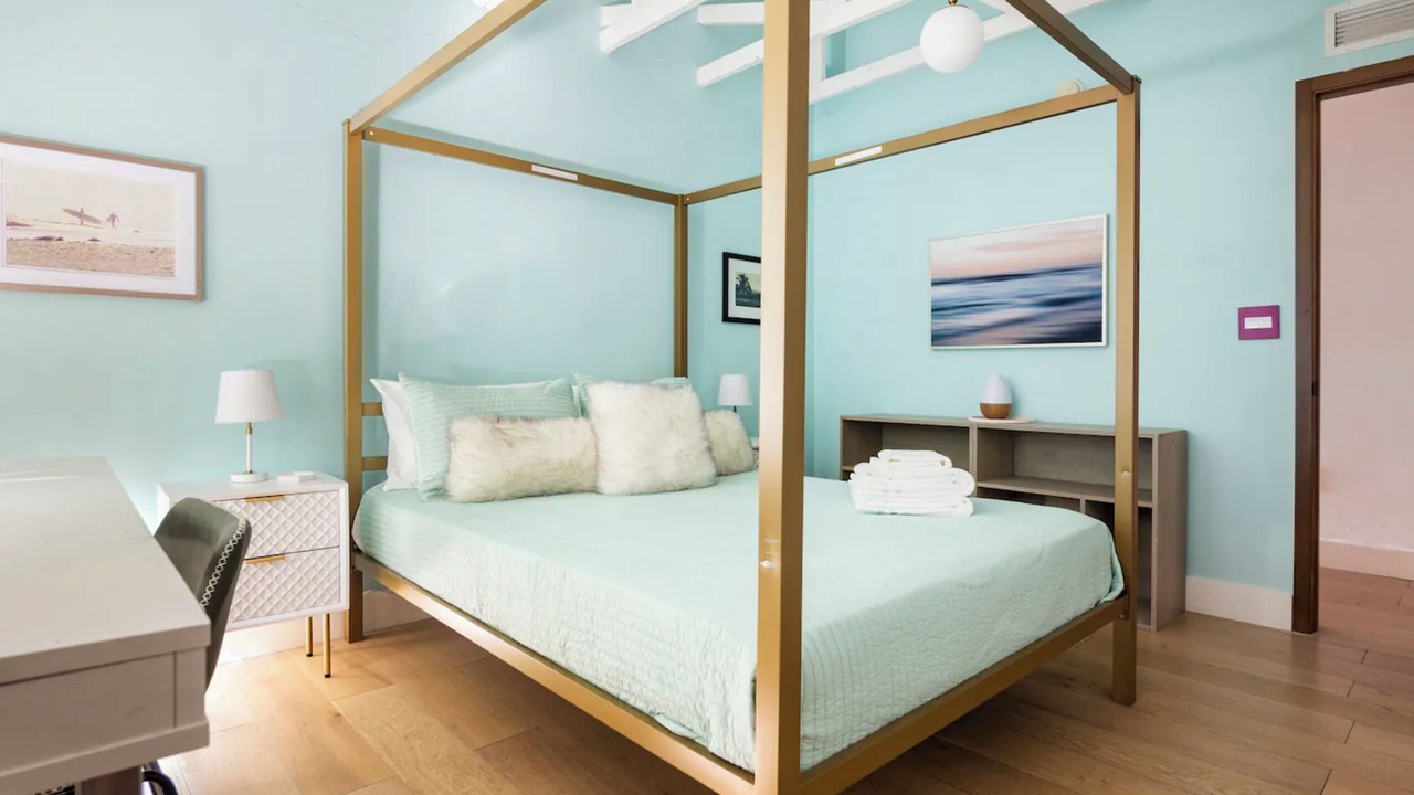 Photo of Bedroom in Hallandale Beach