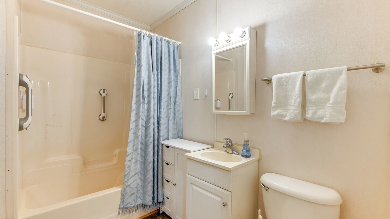 Photo of Bathroom in Colonial Beach