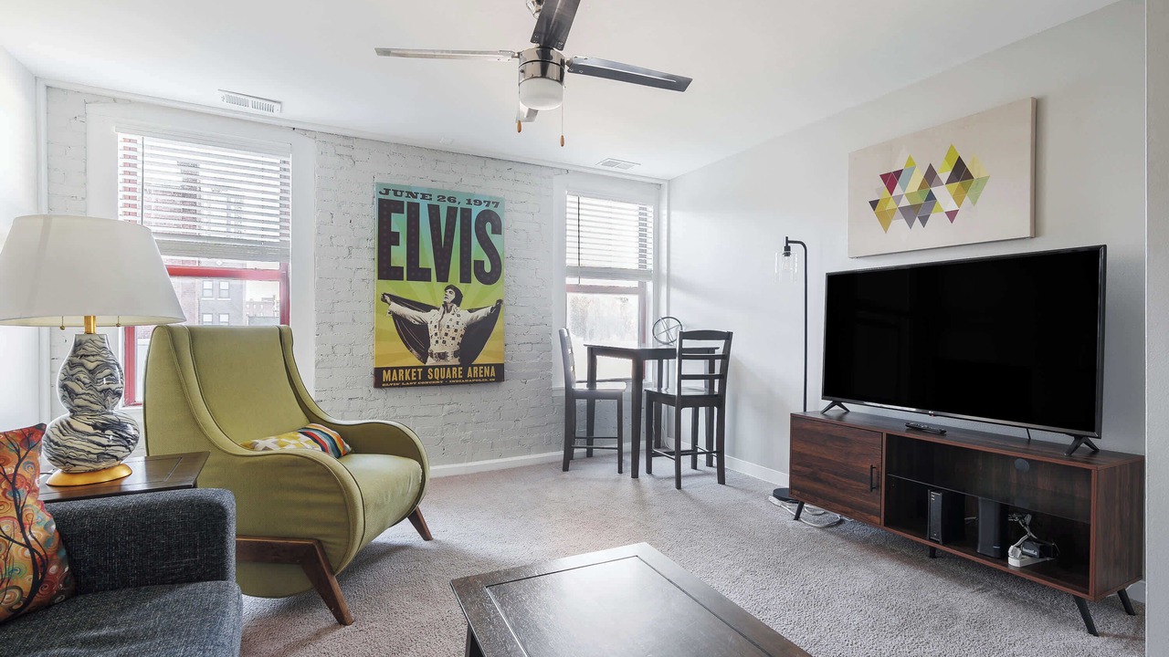 Photo of Livingroom in Mile Square