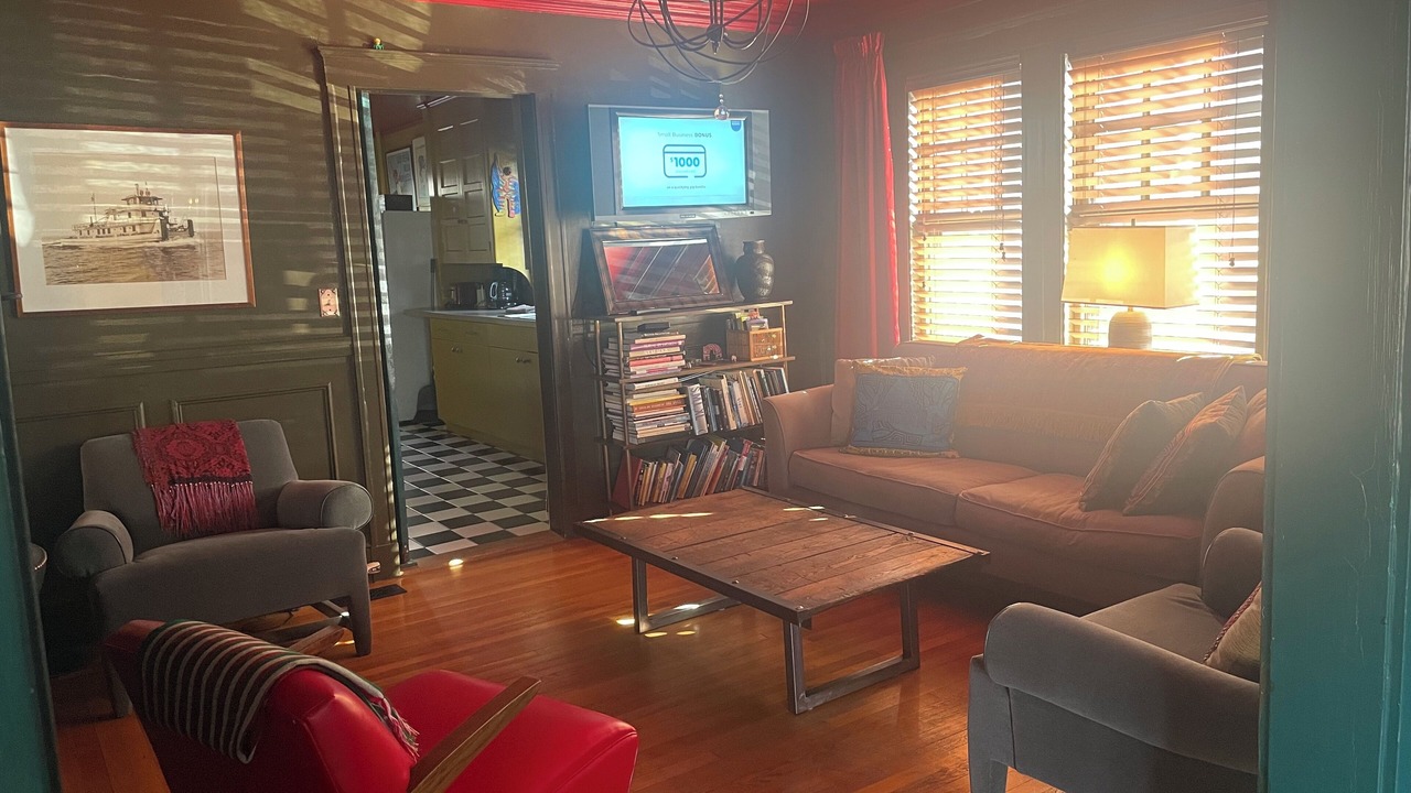 Photo of Livingroom in West Cambridge