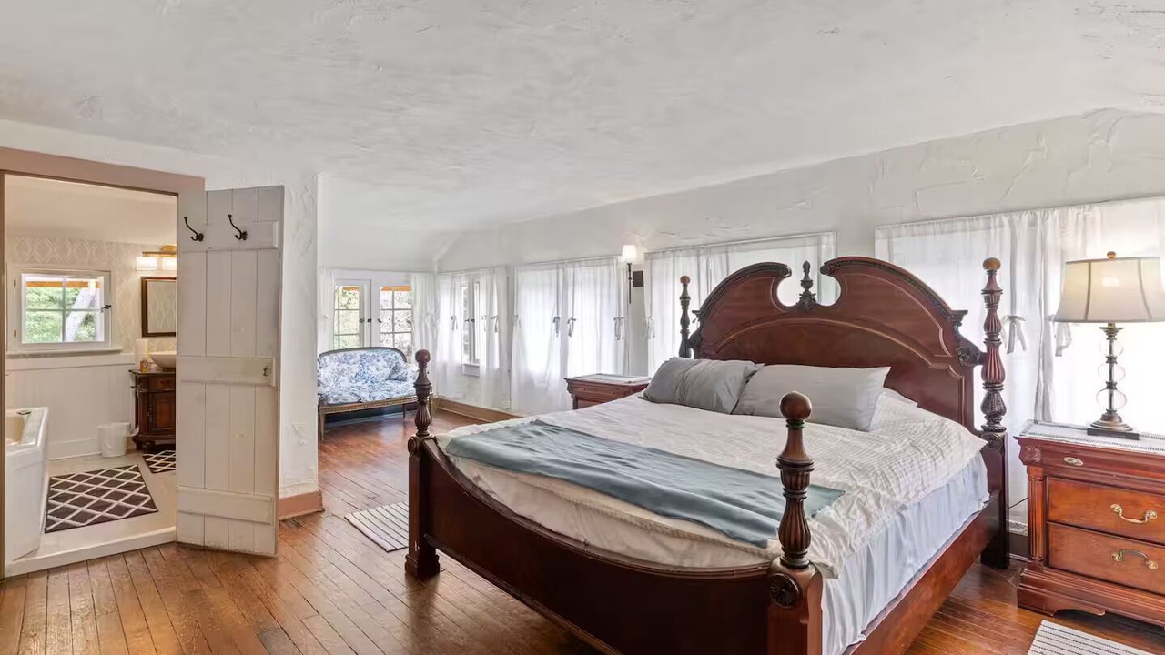 Photo of Bedroom in North
