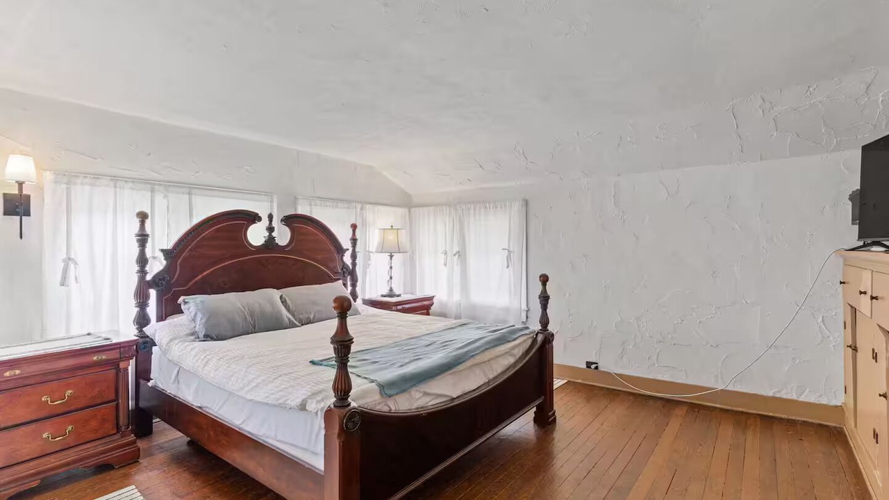 Photo of Bedroom in North