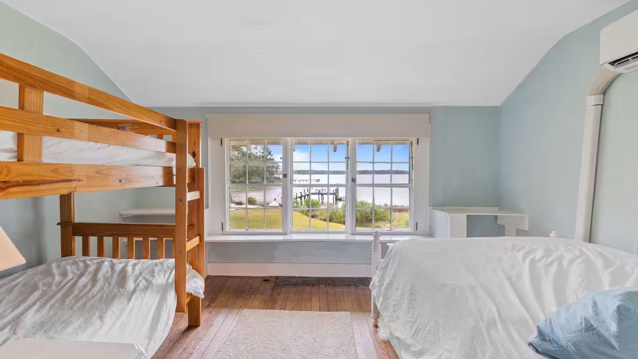 Photo of Bedroom in North
