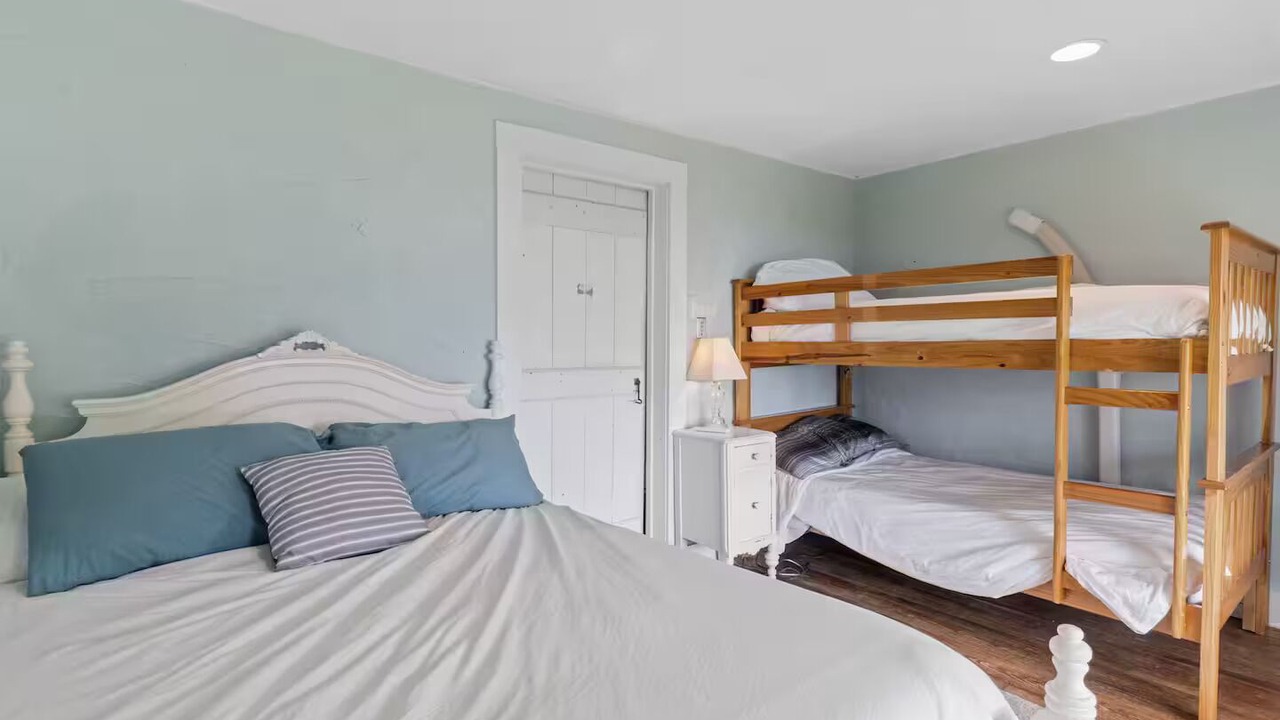Photo of Bedroom in North