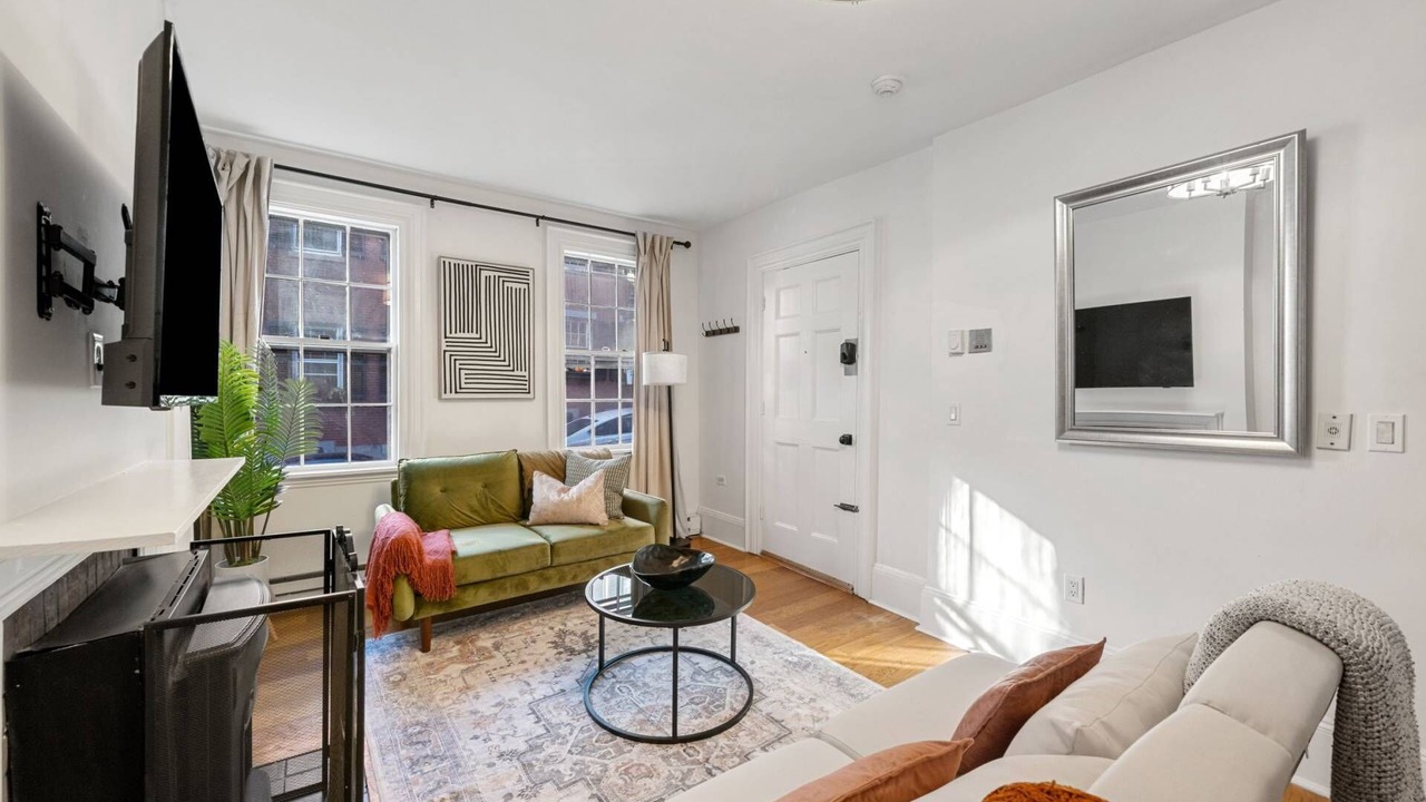 Photo of Livingroom in Beacon Hill