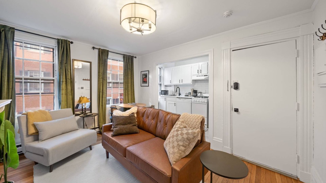Photo of Livingroom in Beacon Hill