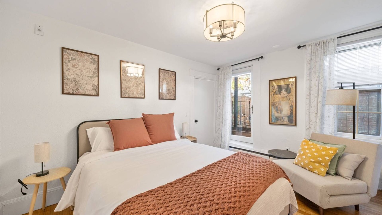 Photo of Bedroom in Beacon Hill