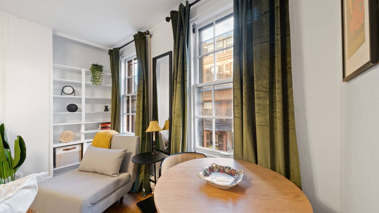 Photo of Livingroom in Beacon Hill