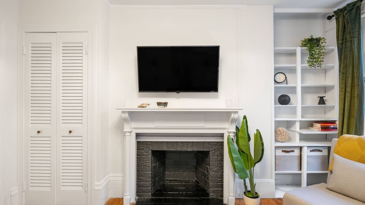 Photo of Livingroom in Beacon Hill