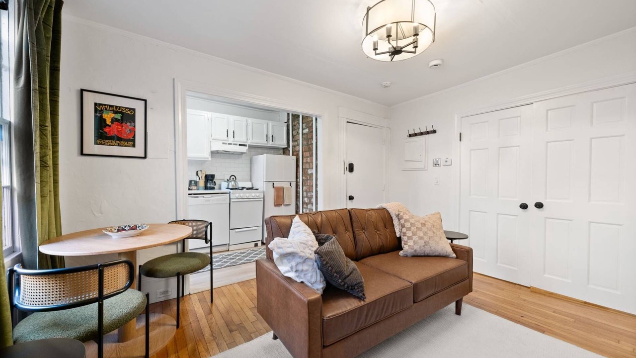 Photo of Livingroom in Beacon Hill