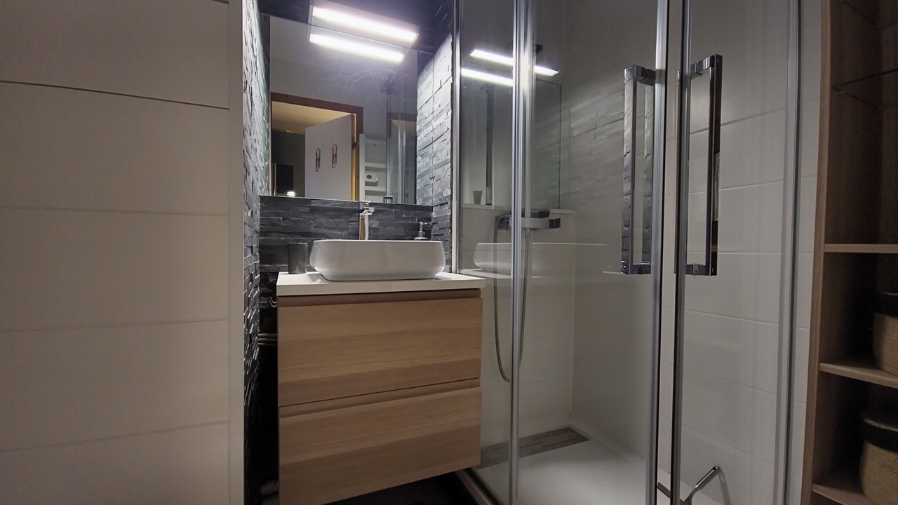 Photo of Bathroom in Eclose-Ouest