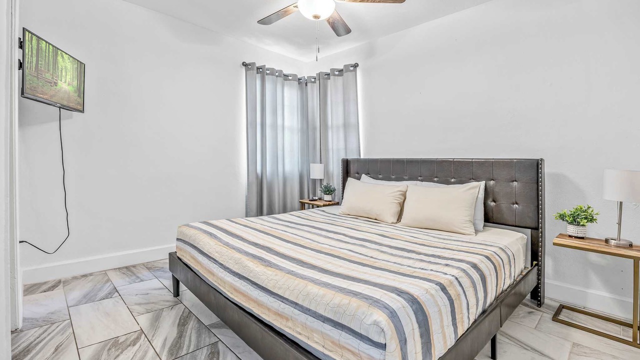 Photo of Bedroom in Orlando Beach