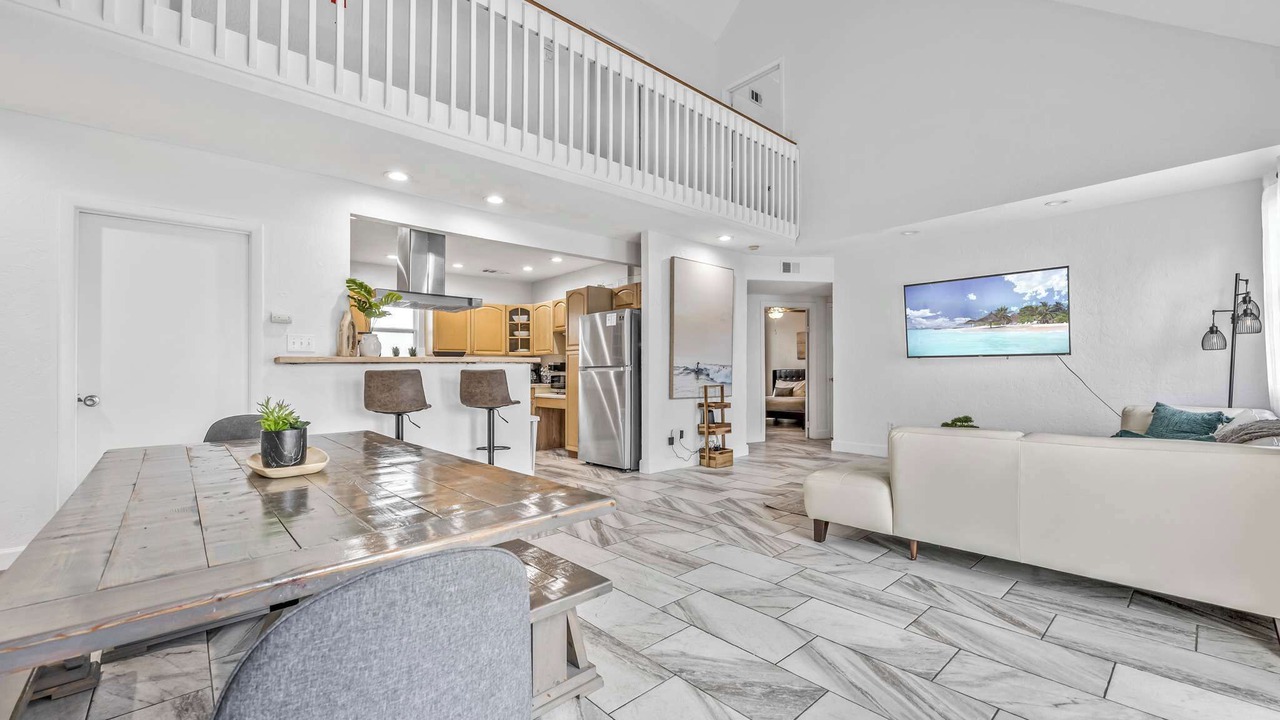 Photo of Livingroom in Orlando Beach