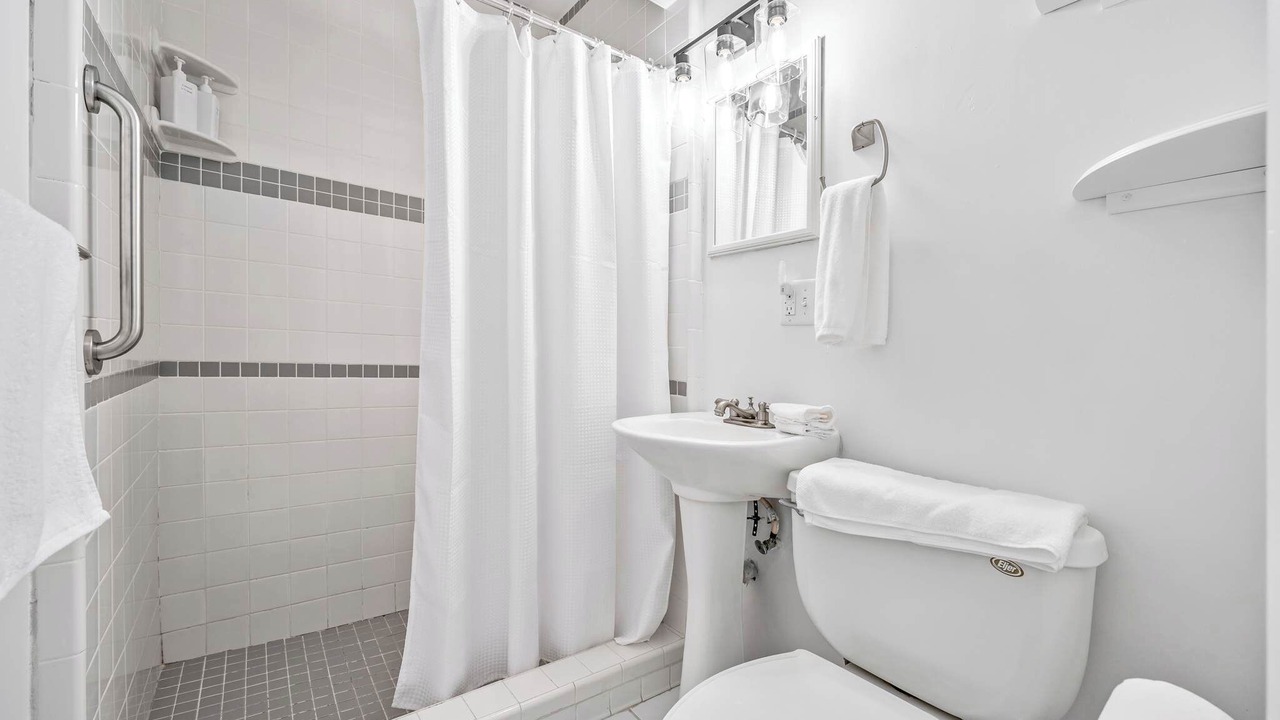 Photo of Bathroom in Orlando Beach
