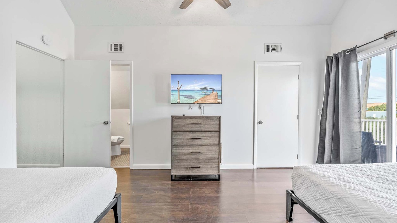 Photo of Bedroom in Orlando Beach