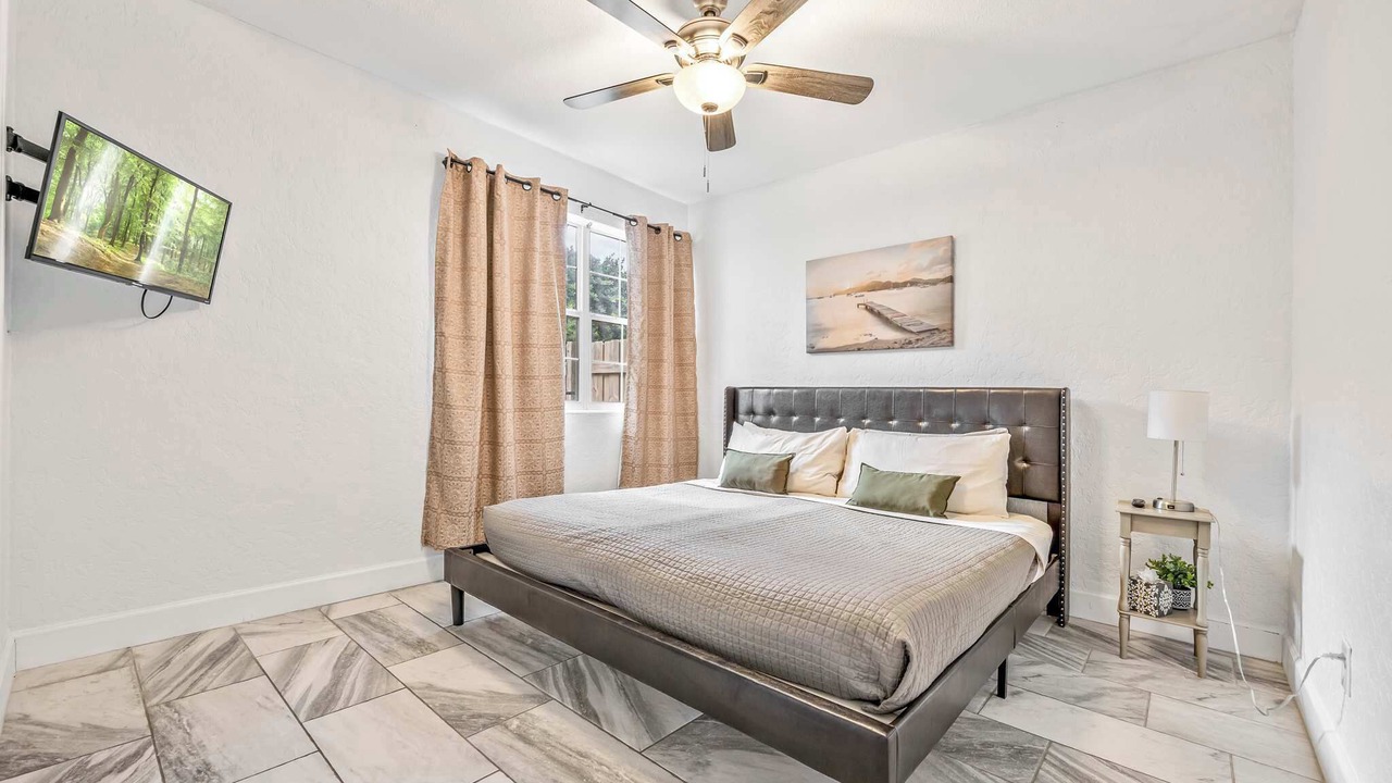 Photo of Bedroom in Orlando Beach