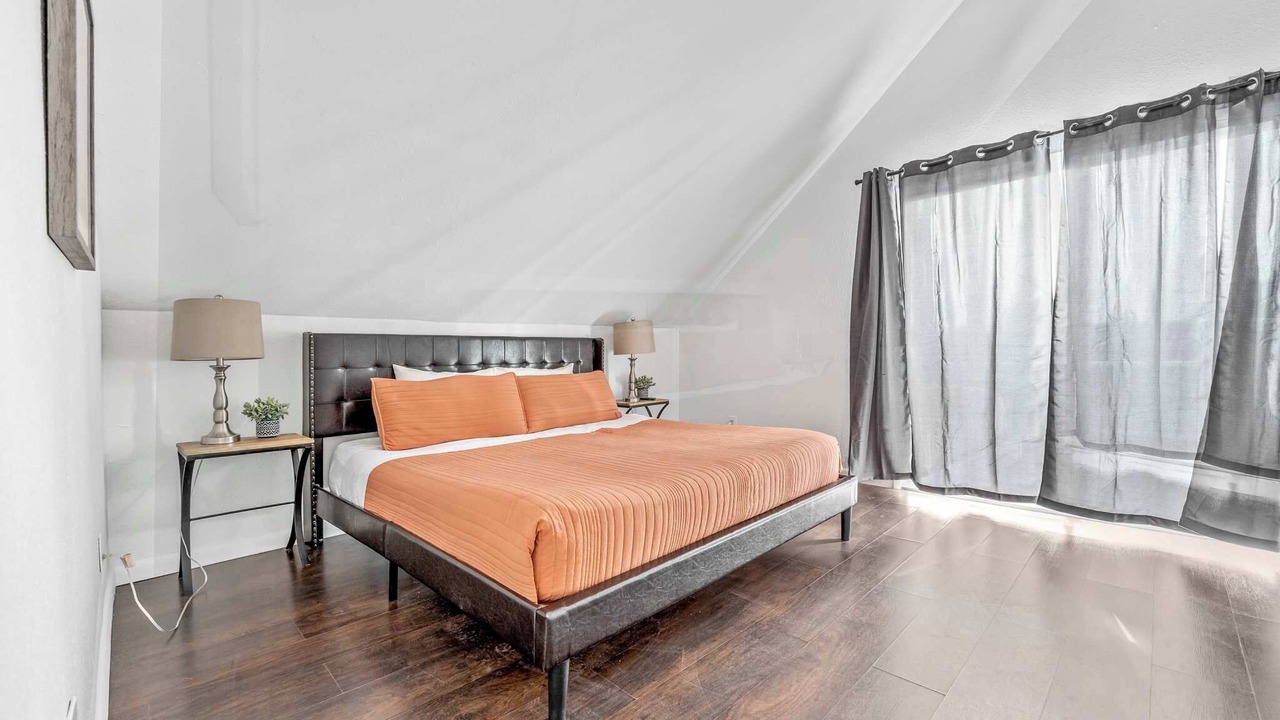 Photo of Bedroom in Orlando Beach