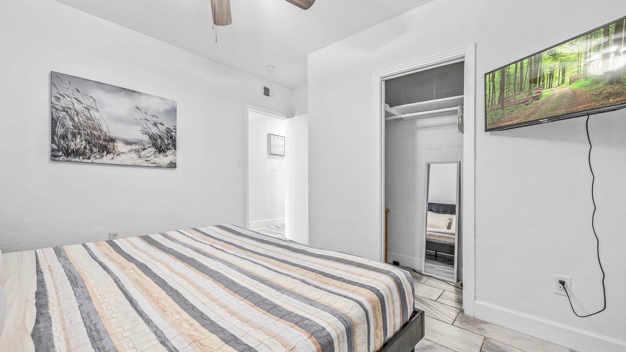 Photo of Bedroom in Orlando Beach