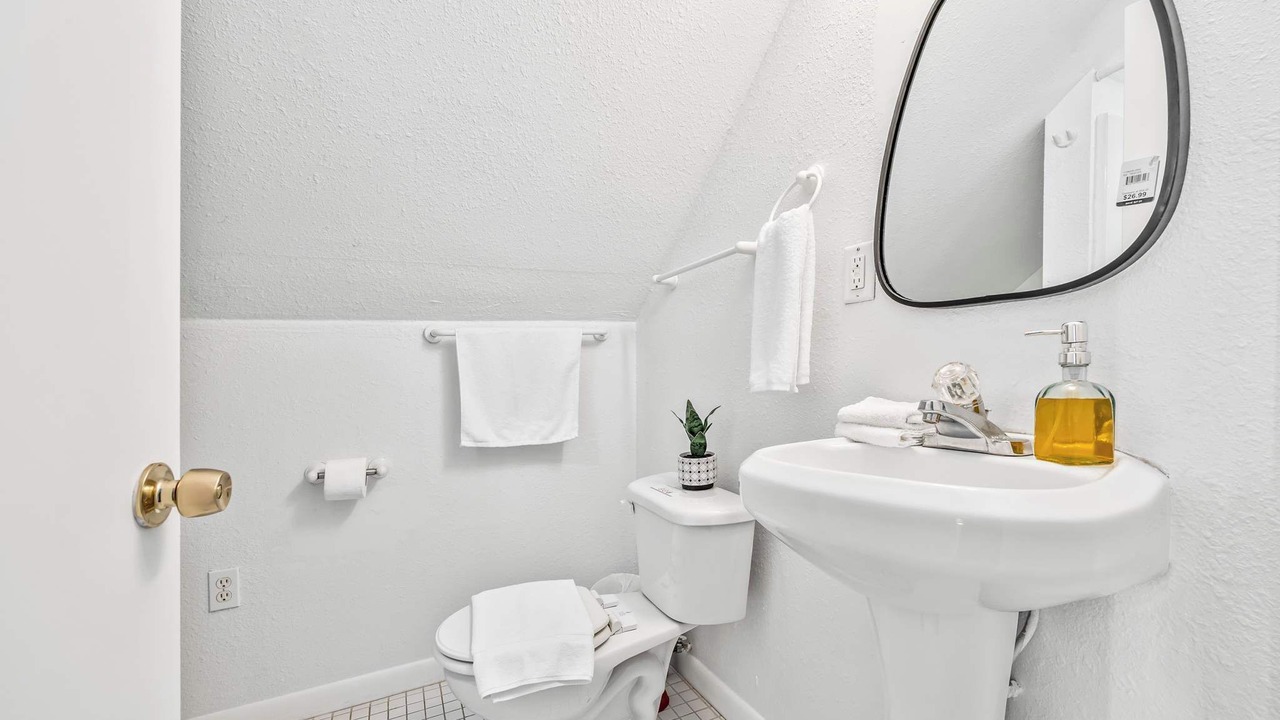Photo of Bathroom in Orlando Beach