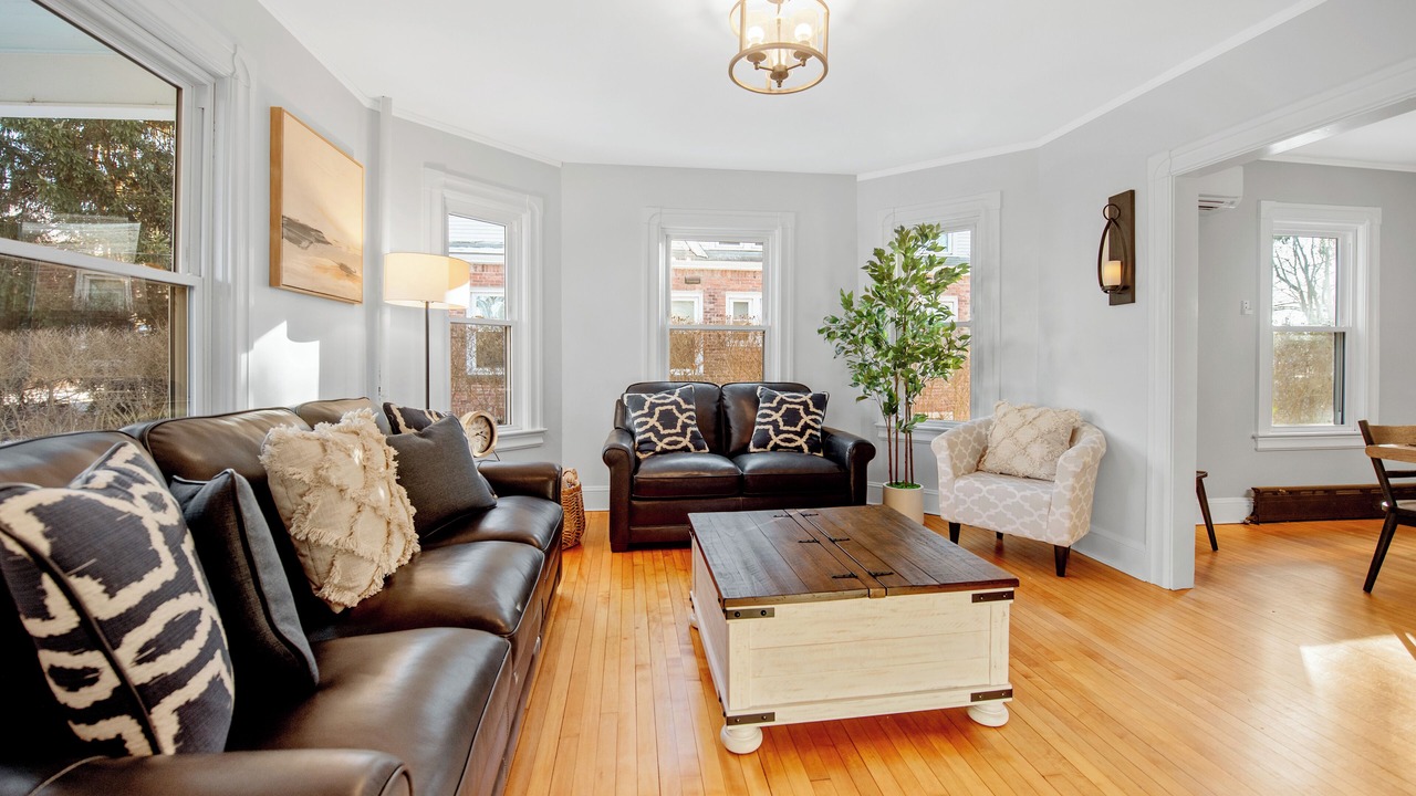 Photo of Livingroom in Amherst