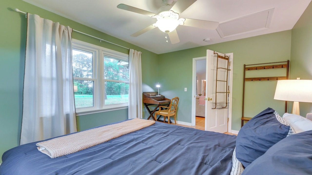 Photo of Bedroom in Weems