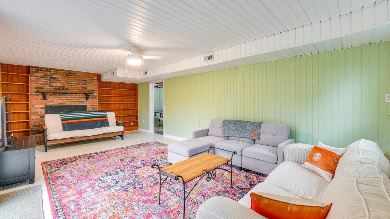 Photo of Livingroom in Weems