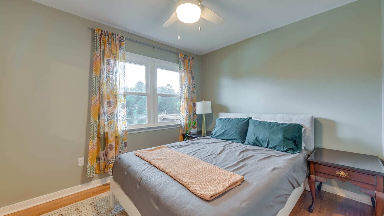 Photo of Bedroom in Weems